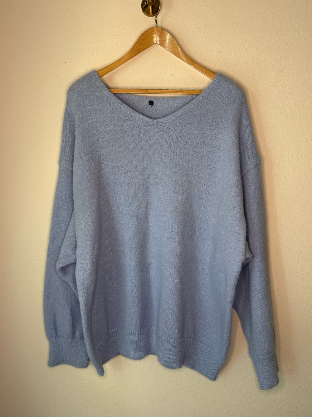 Light Blue Fuzzy Knit V-Neck Long Sleeve Oversized Sweater size XL